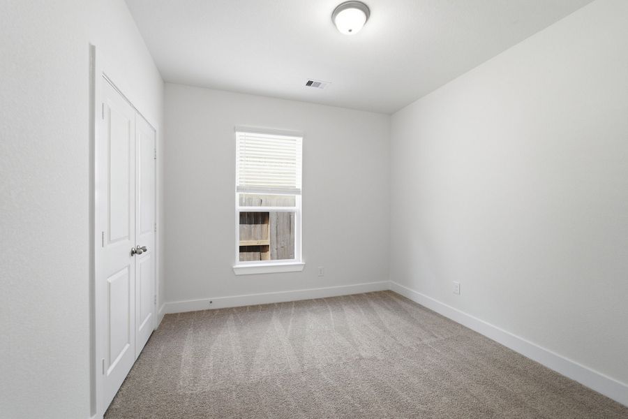Spacious, unfurnished interior of a new home in Pecan Estates, Crosby (Image 22).