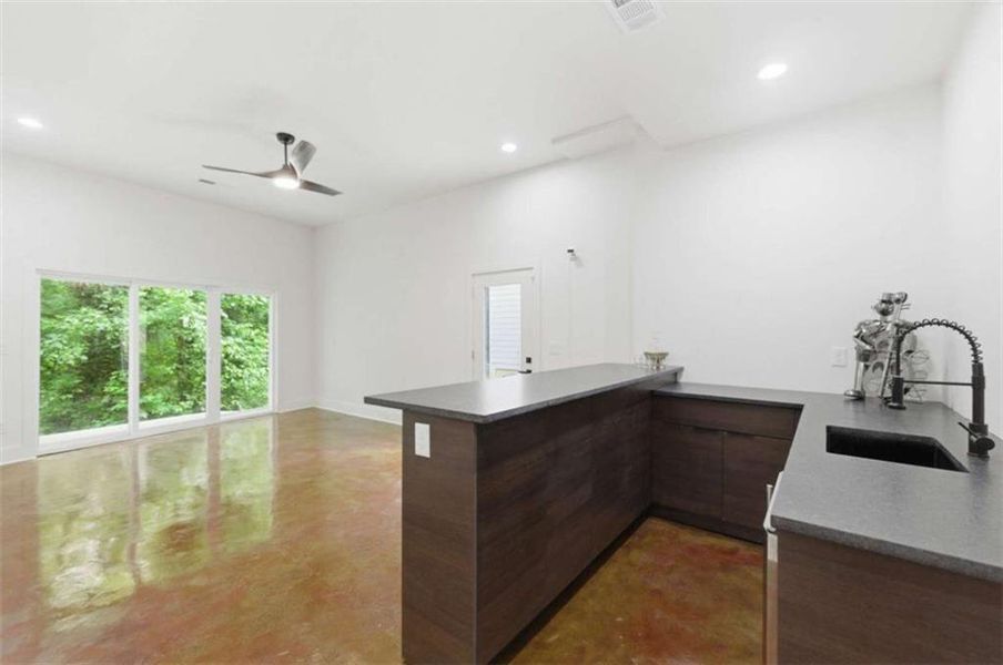 Image 75 of a home in .