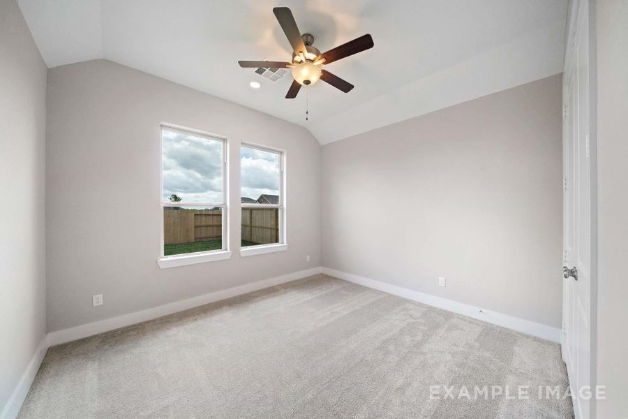 Spacious, unfurnished interior of a new home in Lago Mar, Texas City (Image 26).
