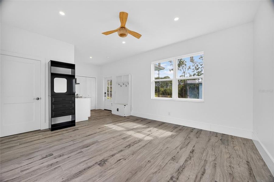 Spacious, unfurnished interior of a new home in , Port Charlotte (Image 33).