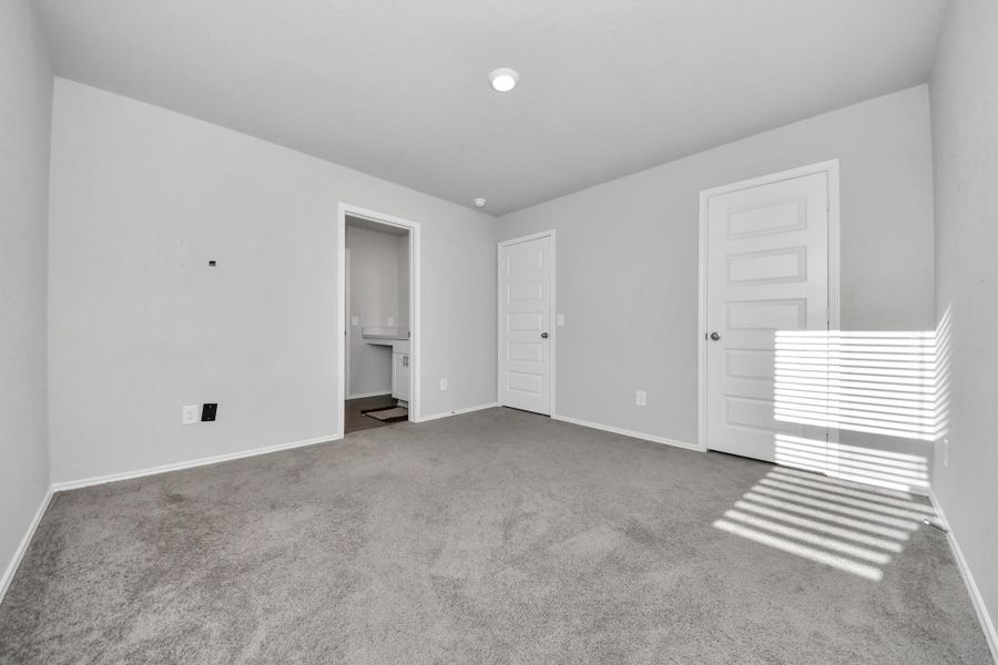 Spacious, unfurnished interior of a new home in , Waller (Image 21).