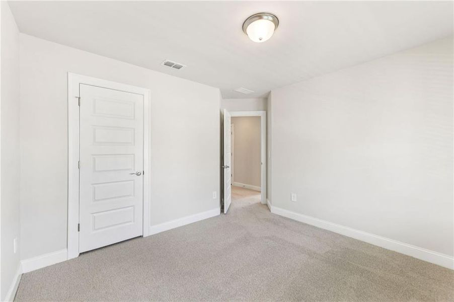 Spacious, unfurnished interior of a new home in Martin Springs - Highland Series, Lawrenceville (Image 33).