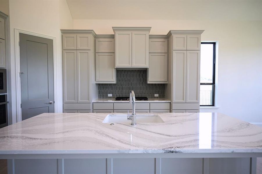 Beautiful Quartz Island Breakfast Bar