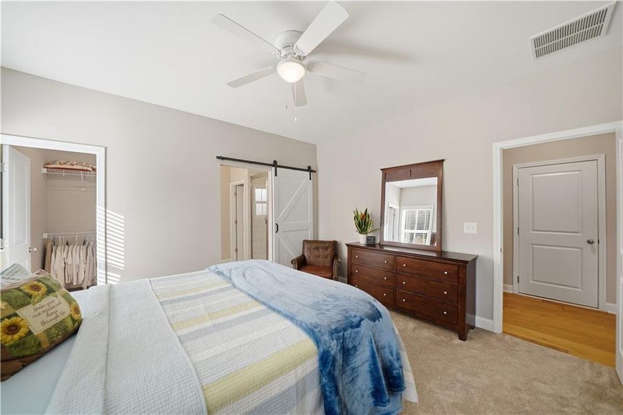 Furnished interior view inside a new home in , Jasper (Image 7).