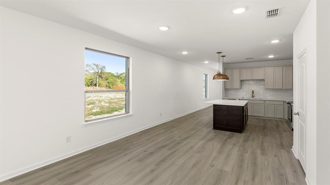 10. 2504 Yo Ranch - Dining (3) 10. 2504 Yo Ranch - Dining (3)