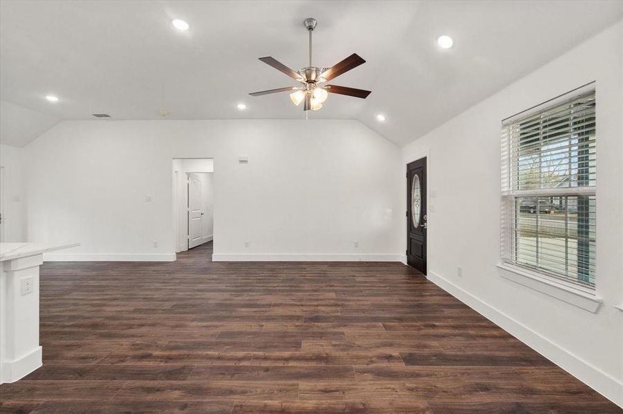 Spacious, unfurnished interior of a new home in , Kerens (Image 20).