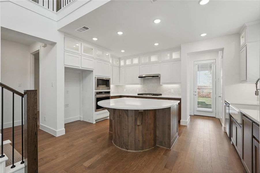 2836HollandCourtLNDNP002 2836HollandCourtLNDNP002