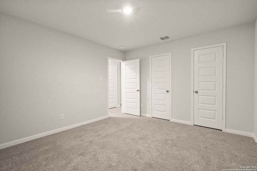 Spacious, unfurnished interior of a new home in Swenson Heights, Seguin (Image 21).