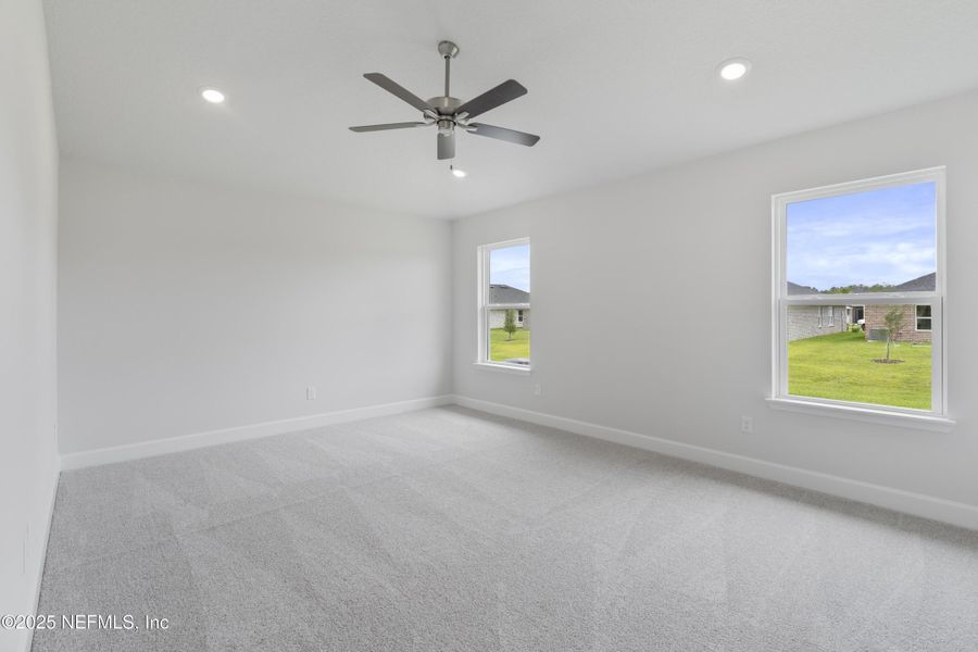 Spacious, unfurnished interior of a new home in Shadow Crest at Rolling Hills, Green Cove Springs (Image 14).