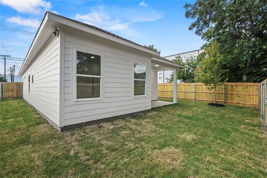 Front exterior of a new home in , Dallas, TX, highlighting curb appeal (Image 16). Front exterior of a new home in , Dallas, TX, highlighting curb appeal (Image 16).