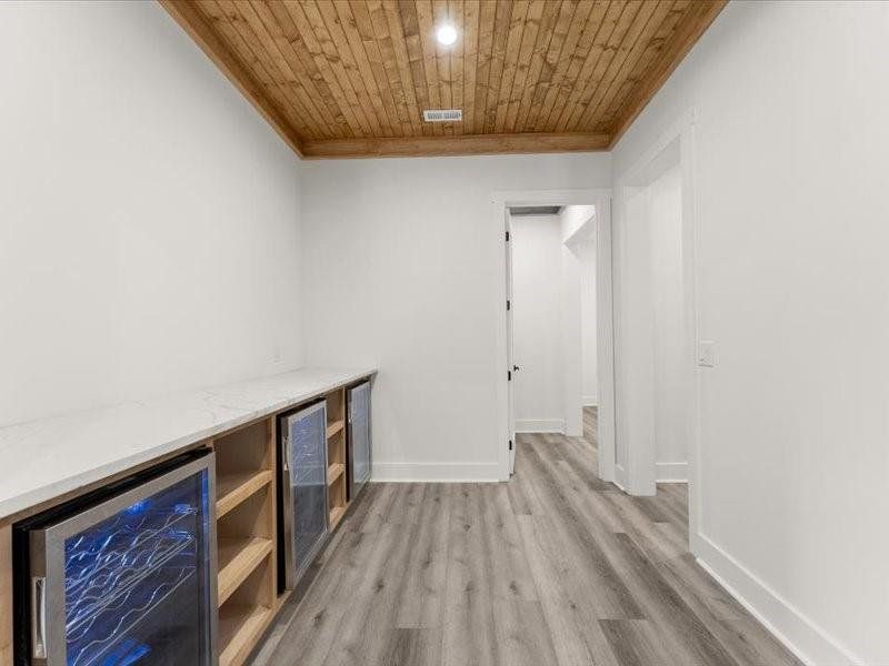 Spacious, unfurnished interior of a new home in , Dahlonega (Image 25).