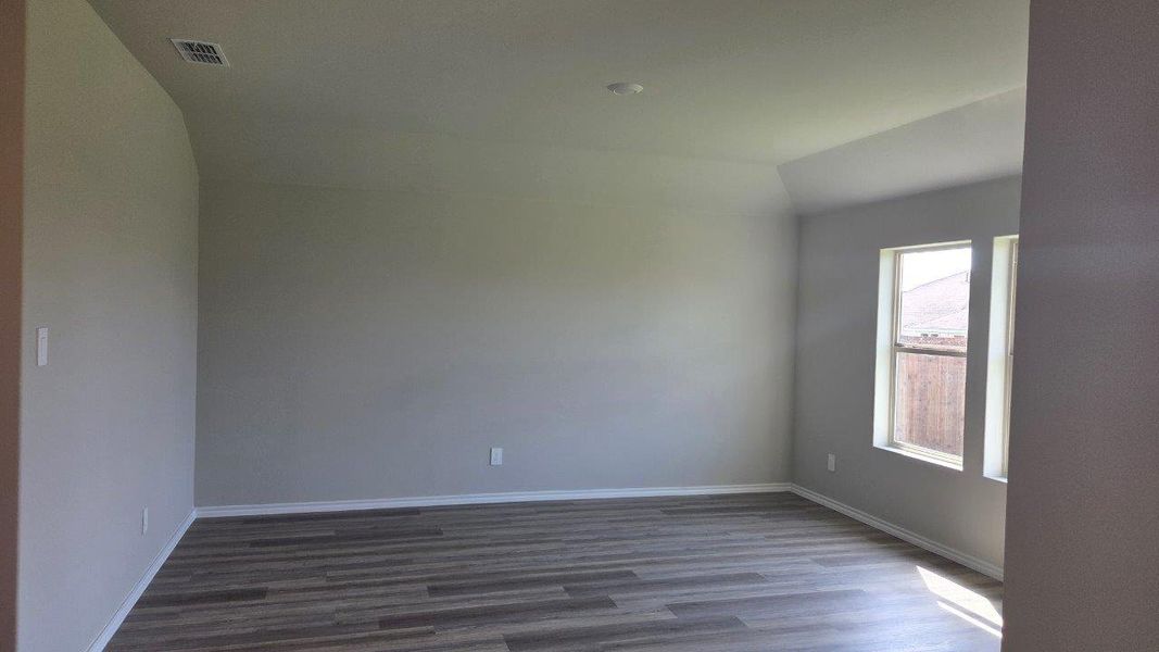 Spacious, unfurnished interior of a new home in Rosewood at Beltmill, Fort Worth (Image 11).