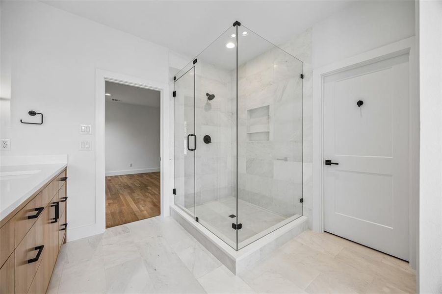 Furnished interior view inside a new home in , Dallas (Image 19).