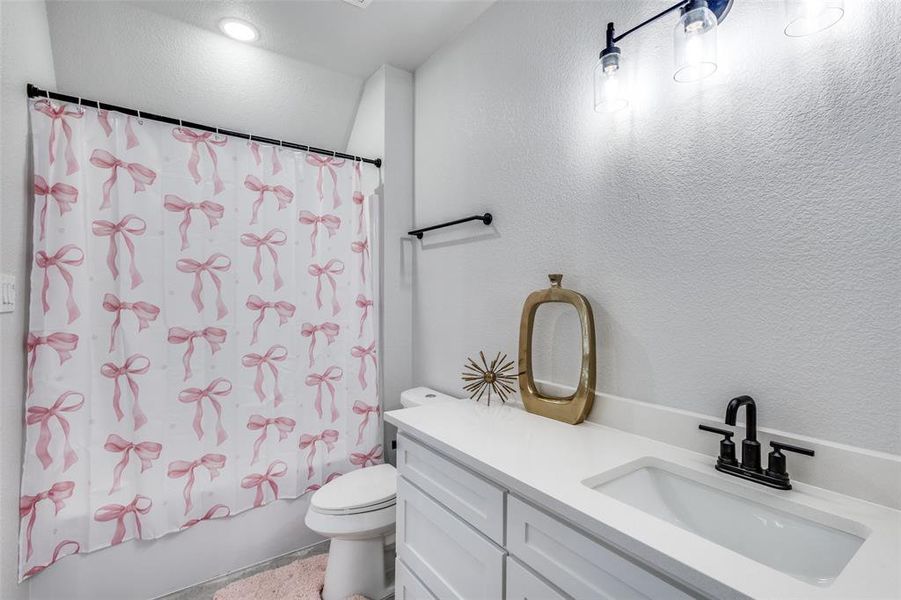 En suite bathroom on second floor in bedroom 4