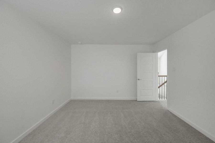 Spacious, unfurnished interior of a new home in Summerview, Fulshear (Image 20).