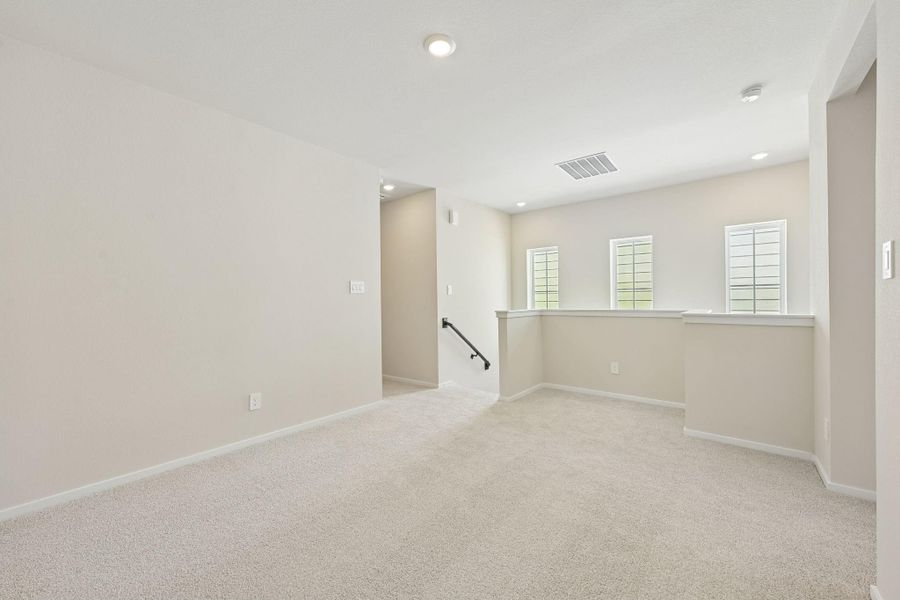 Spacious, unfurnished interior of a new home in Kemah Crossing - City Series, Kemah (Image 27).