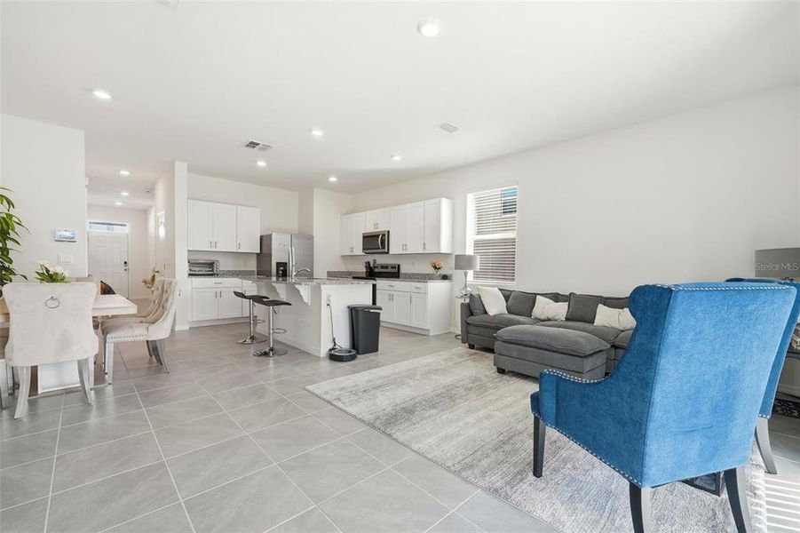 Furnished interior view inside a new home in , Kissimmee (Image 8).