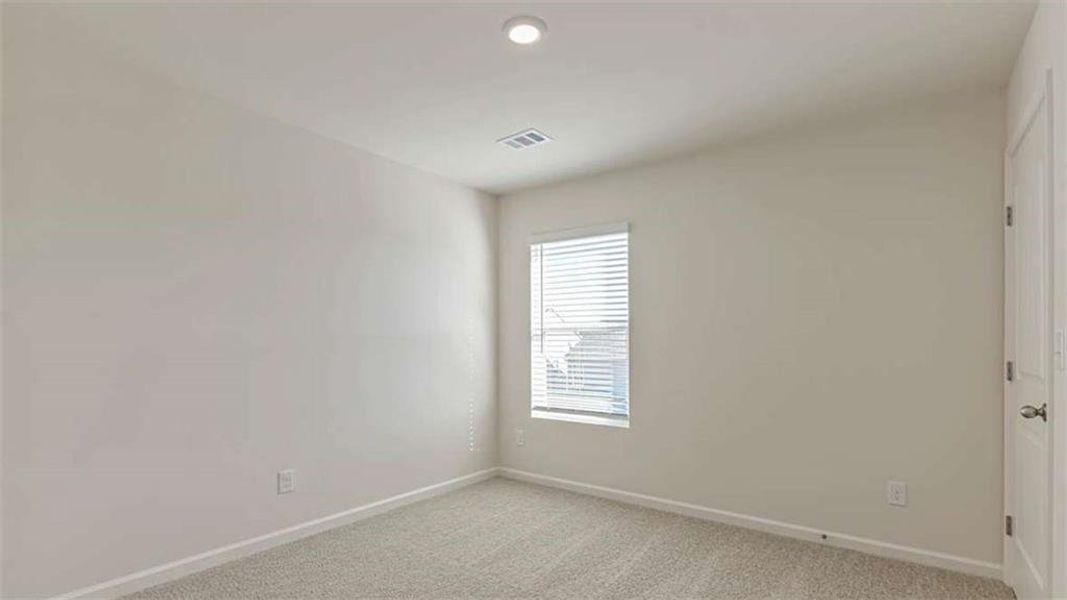 Spacious, unfurnished interior of a new home in Sherwood Manor, College Park (Image 21).