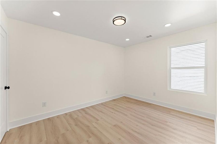 Spacious, unfurnished interior of a new home in , Clarkesville (Image 25).