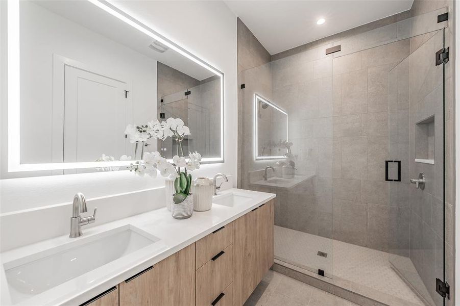 Primary En Suite