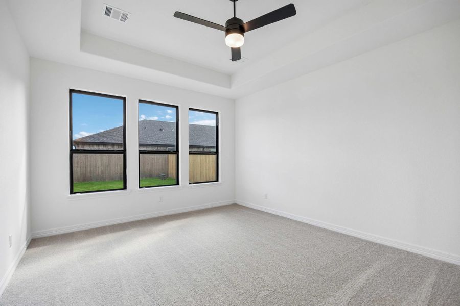 Spacious, unfurnished interior of a new home in Westland Ranch, League City (Image 16).