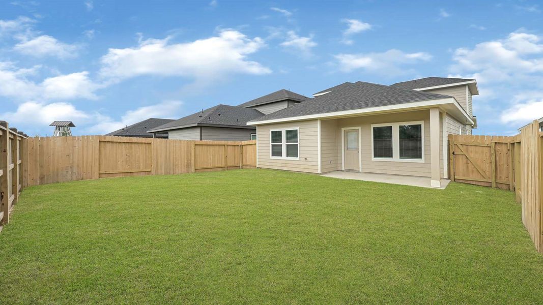 Exterior details and patio area of a home in Holly Ridge, Rosenberg (Image 4).