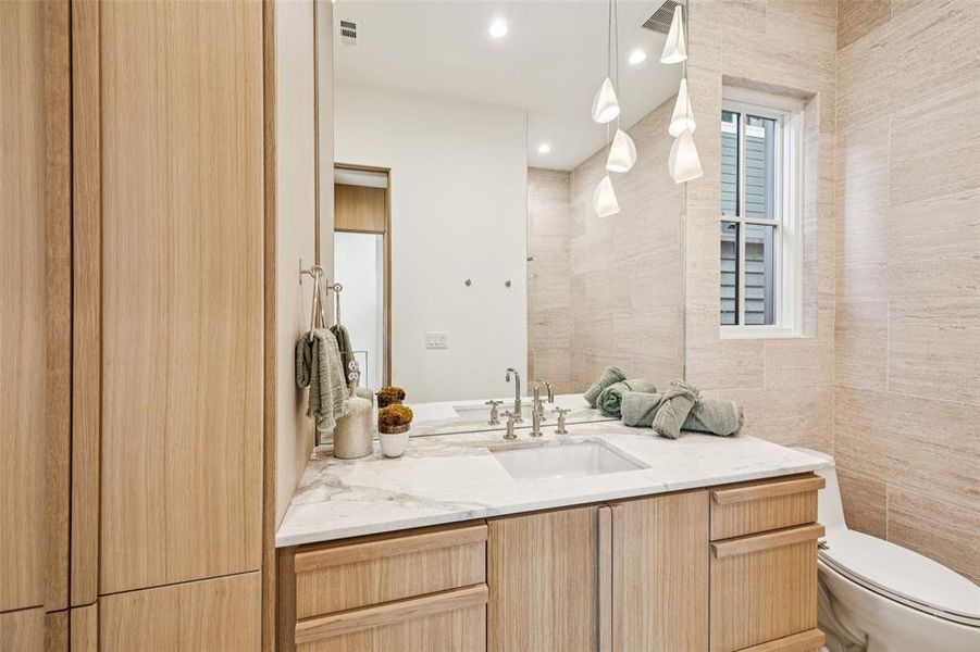 Furnished interior view inside a new home in , Dallas (Image 29).