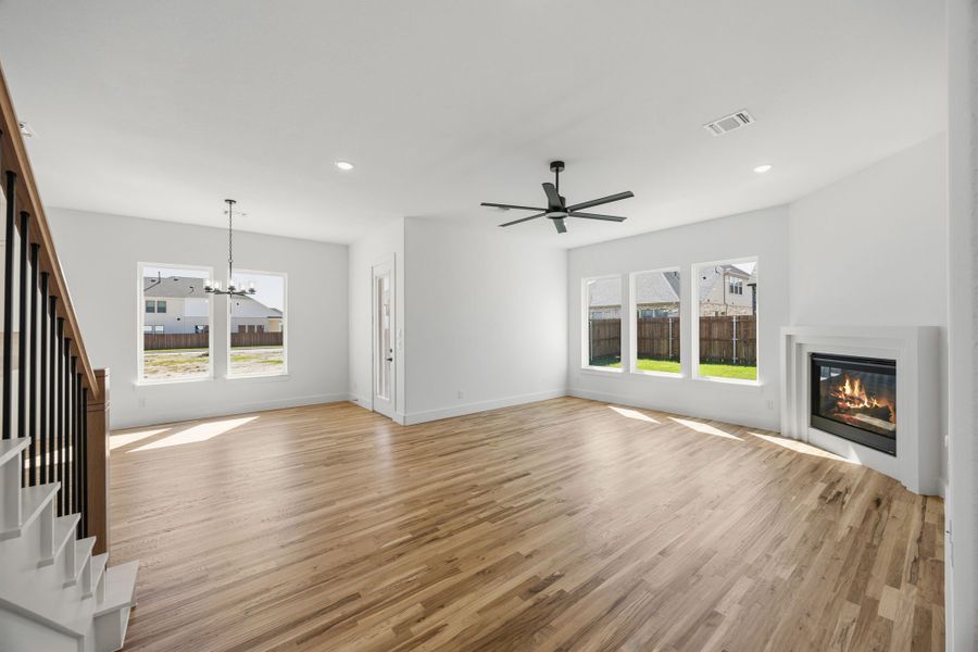 Spacious, unfurnished interior of a new home in Lakes of River Trails, Fort Worth (Image 17).