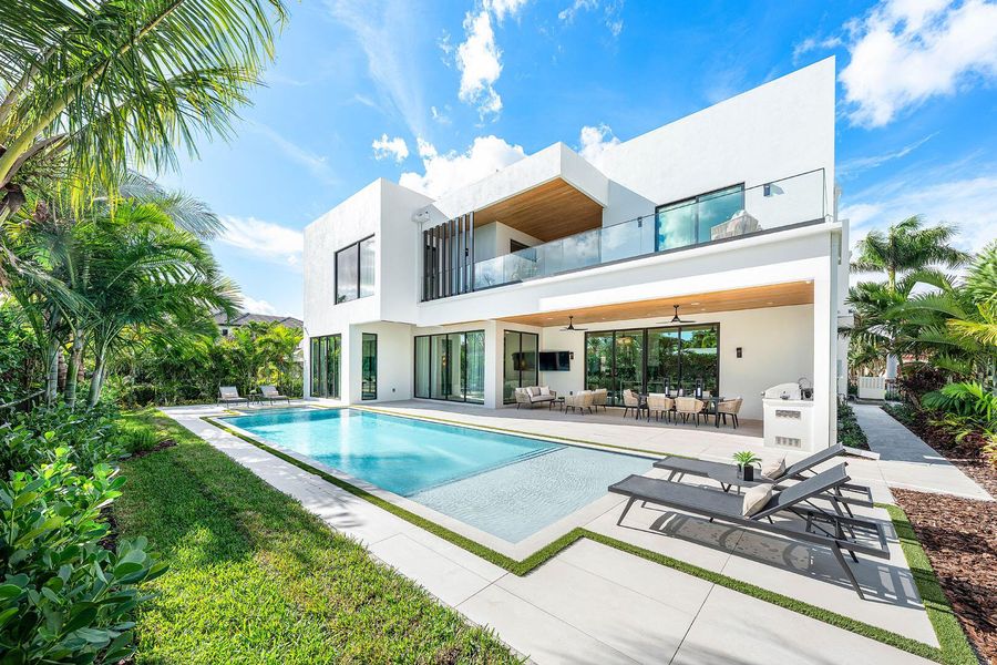 Exterior details and patio area of a home in , Boca Raton (Image 39).