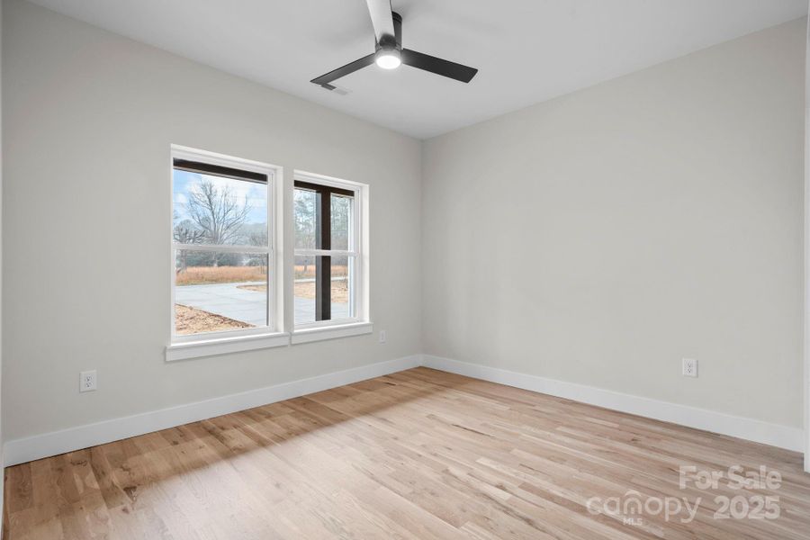 Spacious, unfurnished interior of a new home in , Lincolnton (Image 40).