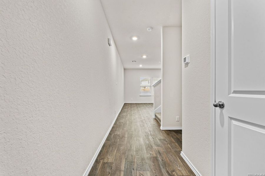 Spacious, unfurnished interior of a new home in Redbird Ranch, San Antonio (Image 9).