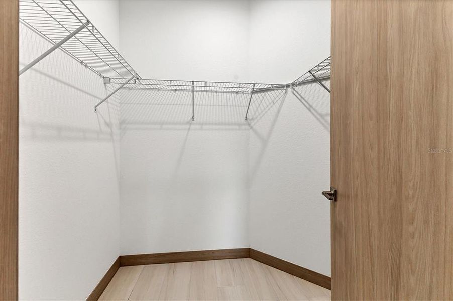 Spacious, unfurnished interior of a new home in , Rotonda West (Image 19).