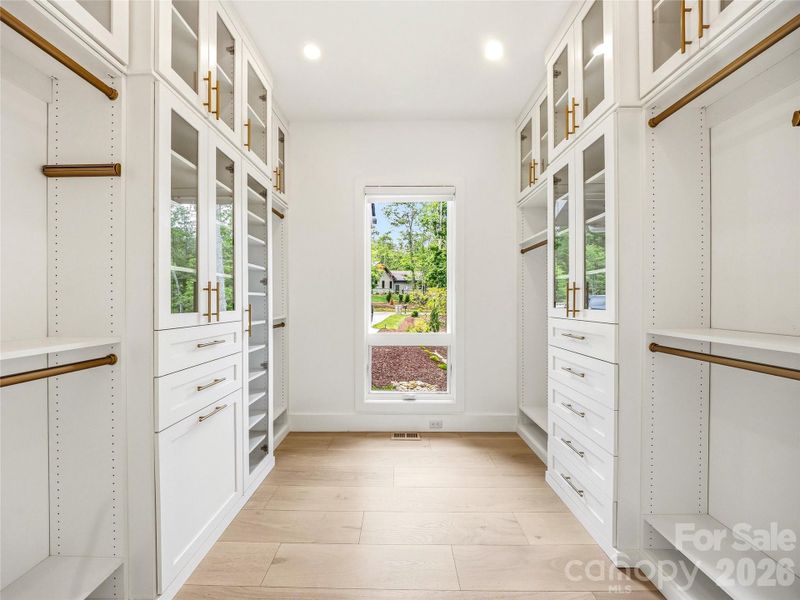 Spacious, unfurnished interior of a new home in , Arden (Image 21).