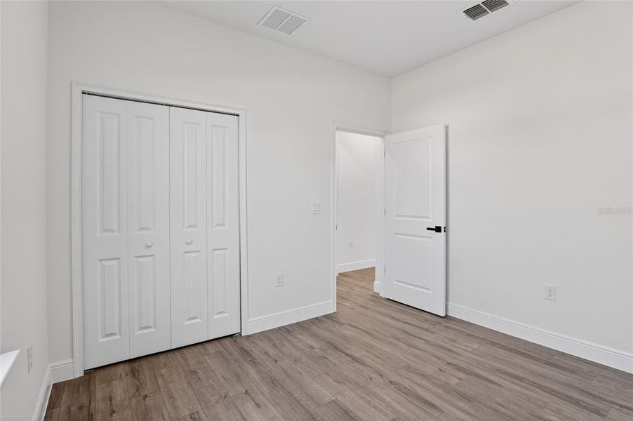 Spacious, unfurnished interior of a new home in , Ocala (Image 27).