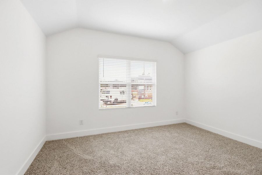 Spacious, unfurnished interior of a new home in Chapel Lakes, Montgomery (Image 12).