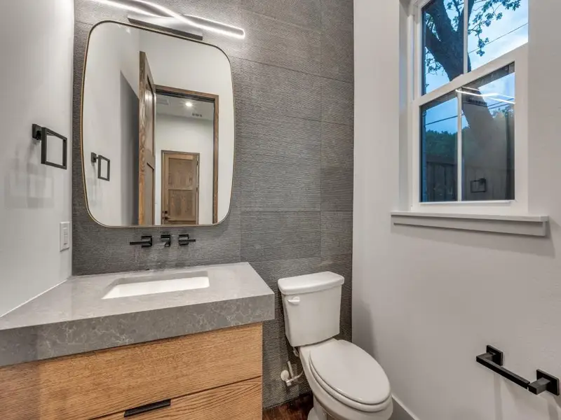 Furnished interior view inside a new home in , Dallas (Image 3).