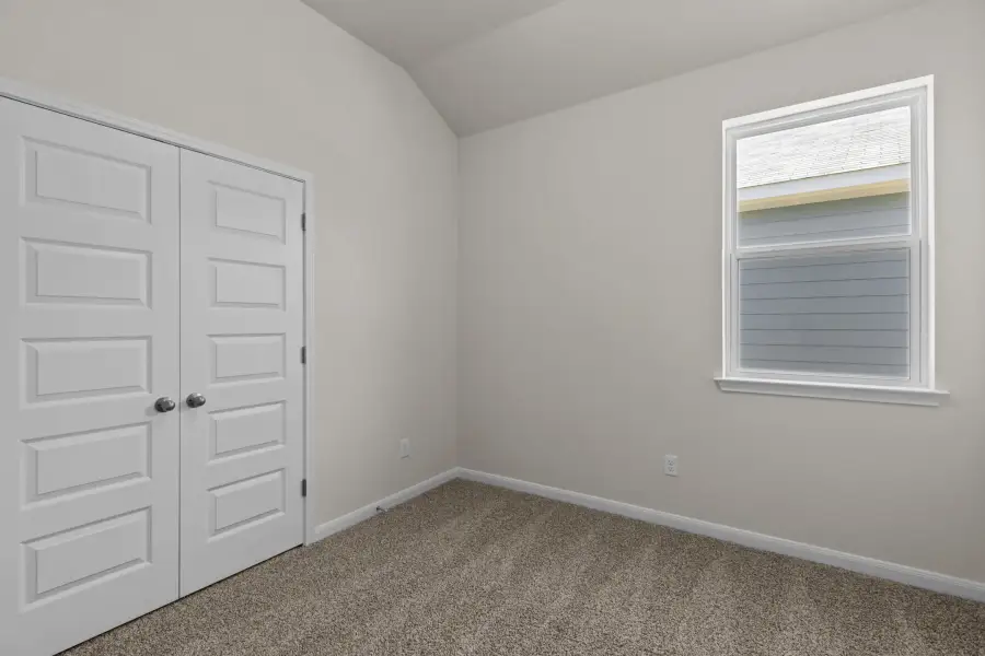 Spacious, unfurnished interior of a new home in Veranda, San Antonio (Image 9).