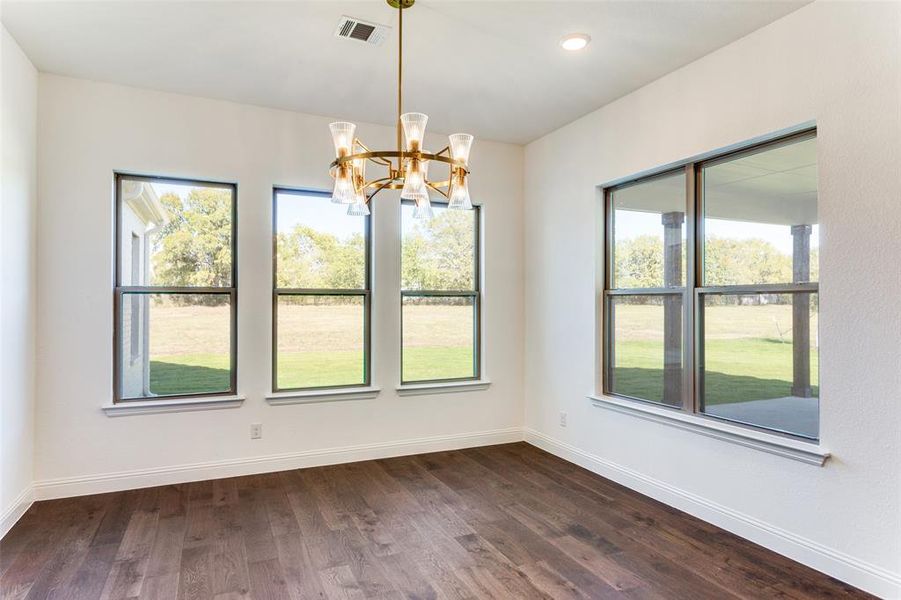 Spacious, unfurnished interior of a new home in Parker Ridge, Weatherford (Image 20).