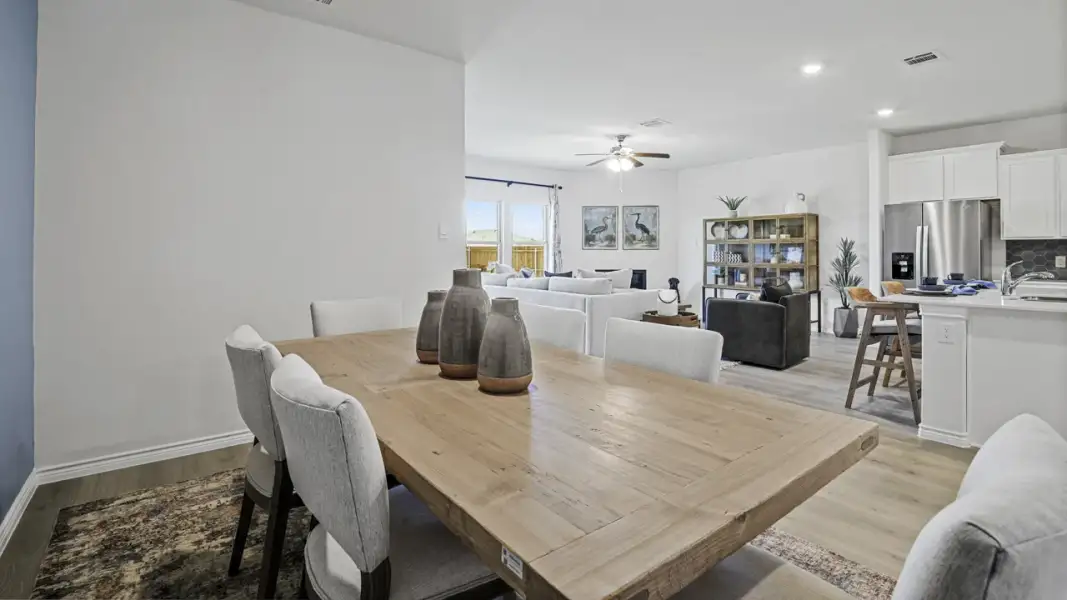 Furnished interior view inside a new home in Elevon, Lavon (Image 8).