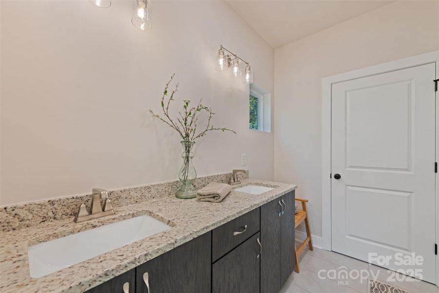Furnished interior view inside a new home in , Sylva (Image 16).