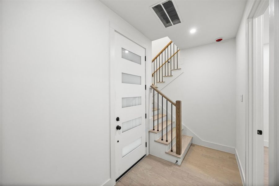 Spacious, unfurnished interior of a new home in , Houston (Image 26).