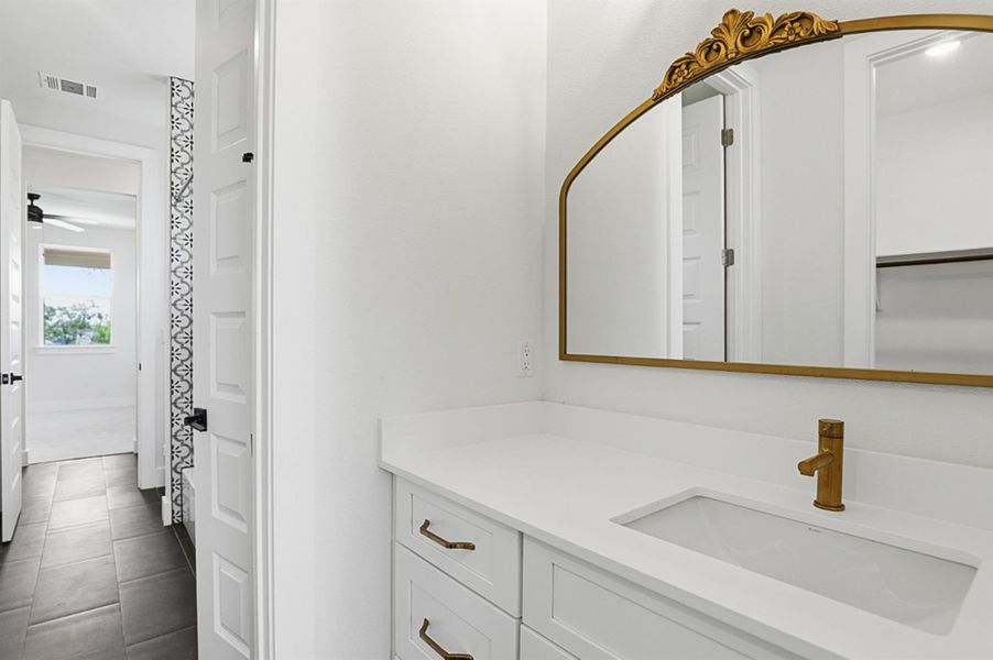 Full bath - jack and jill.