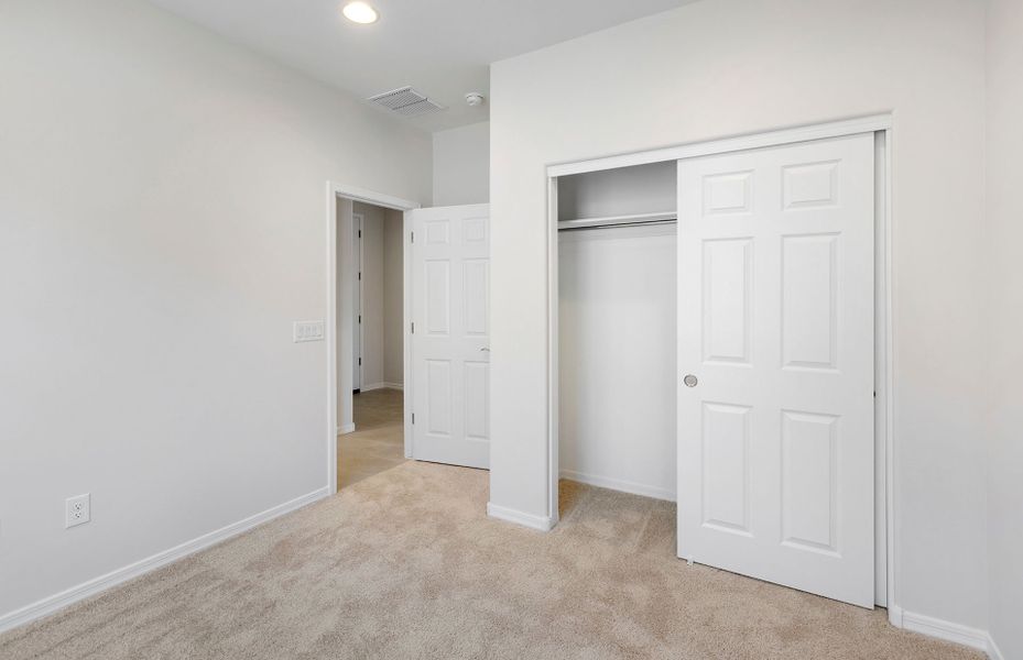 Spacious, unfurnished interior of a new home in Vistoso Canyon Estates, Oro Valley (Image 20).