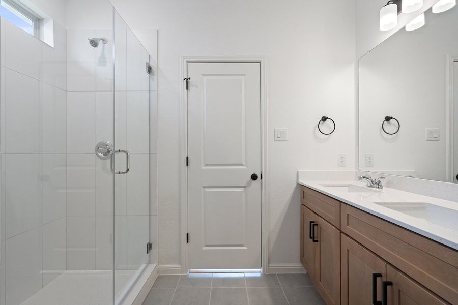 034_lb107779_183 034_lb107779_183