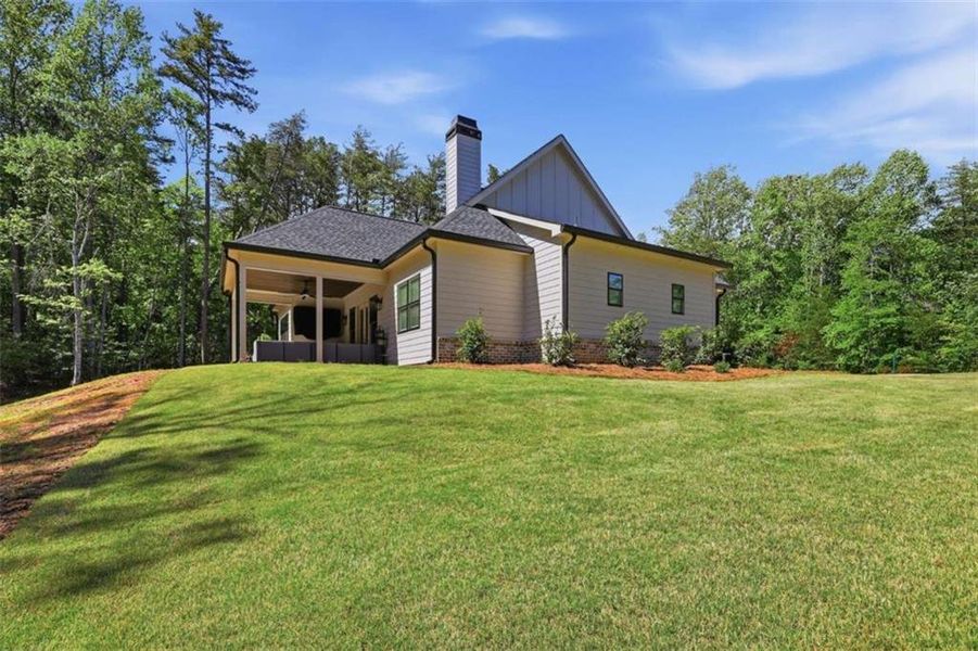 Exterior details and patio area of a home in , Clarkesville (Image 3).