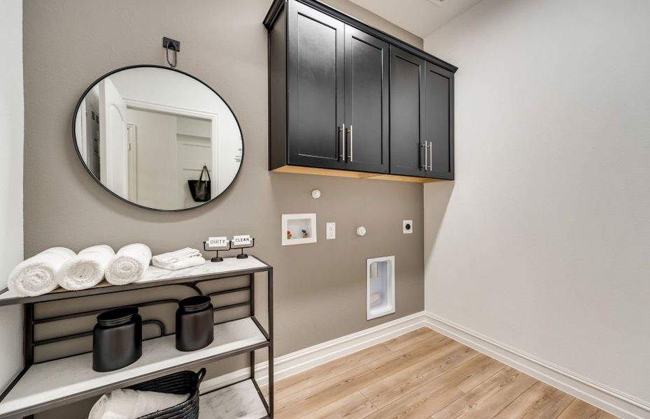 Representative furnished interior of a home built from the Wheeler by Pulte Homes in Wellington, Fort Worth (Image 17).