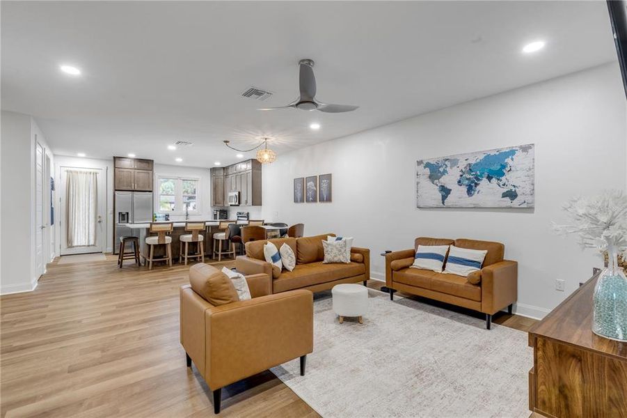 Furnished interior view inside a new home in , Edgewater (Image 43).
