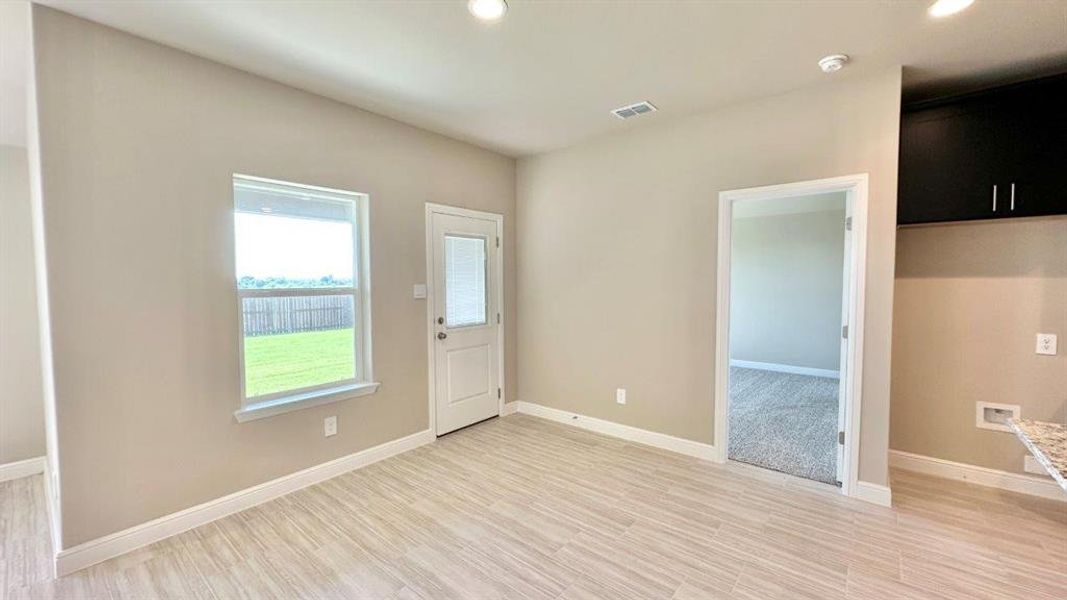 Spacious, unfurnished interior of a new home in Rock Creek Ranch, Fort Worth (Image 10). Spacious, unfurnished interior of a new home in Rock Creek Ranch, Fort Worth (Image 10).