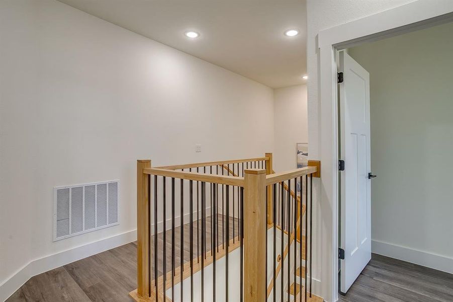 Spacious, unfurnished interior of a new home in , Granbury (Image 24).