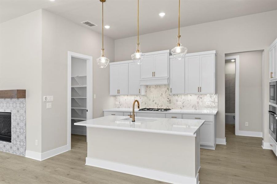 13. 7321 Redmaple - Kitchen (2)